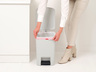 Brabantia Stepup Pedal kanta za smeće 25l, svijetlo siva 800207