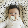 Elodie simetrična cucla/duda - Bloom Vanilla White 3m+