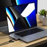 Satechi aluminijski Pro hub Mini (1xUSB4 96W do 6K 60Hz video izlaz, 2 x USB-A 3.0, 1xEthernet, 1xUSB-C, 1xAudio) - svemirsko siva