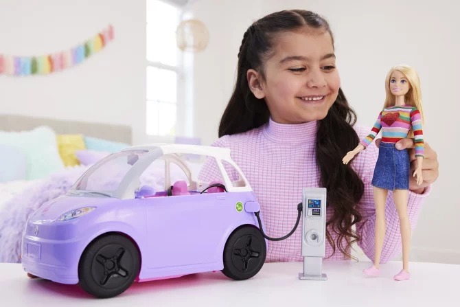Barbie - električni automobil – prikaz 3
