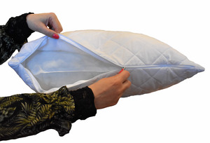 Jastuk sa skidivom proštepanom jastučnicom 60x80cm