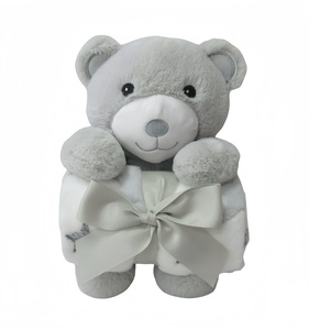 Free 2 Play plišana igračka s dekicom, medo