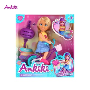 Masen Toys mala lutka na biciklu - 12.7cm