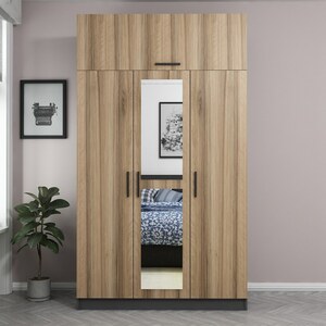 Garderoba, Minar 3 Kapak 235 - Dore