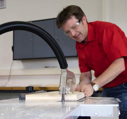 Einhell stolna kružna pila s postoljem TC-TS 2031 U (2000 W, rezni list  Ø315 mm, veličina stola 800 x 550 mm, visina reza 85 mm)