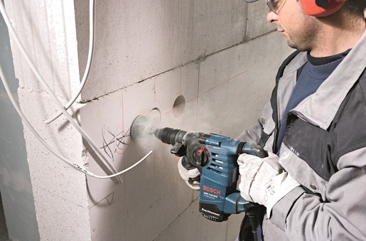 BOSCH Professional bušaći čekić GBH 3000 u kovčegu