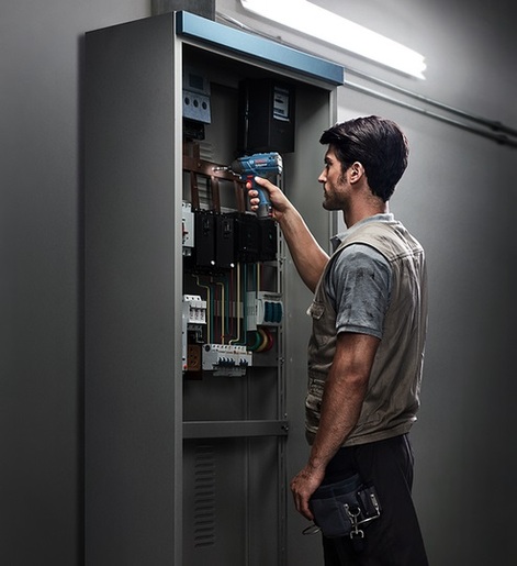 BOSCH akumulatorska izvijač GDR 120 -LI (2*1,5 Ah, AL 1215 CV, kovčeg)