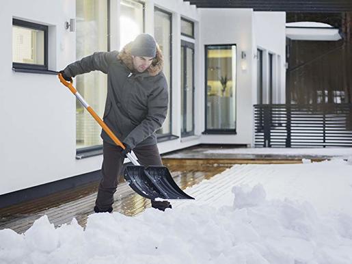 FISKARS lopata za guranje snijega 1520 x 533 mm plastična