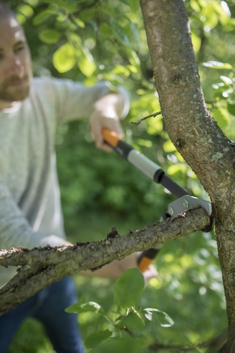 FISKARS škare za grane PowerGearX LX92 570mm