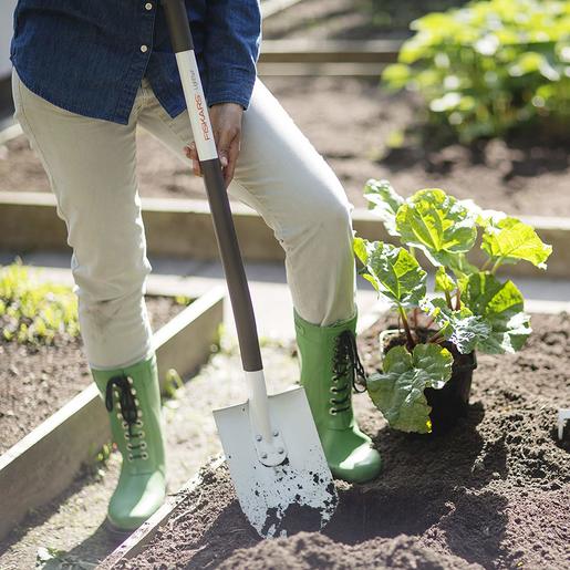 FISKARS štihača za vrt zašiljena lagana (1050 x 170 mm)