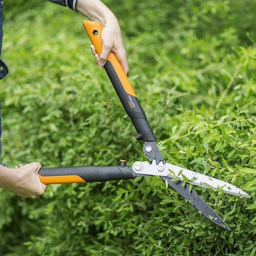 FISKARS škare za živicu PowerGear HSX92 630mm