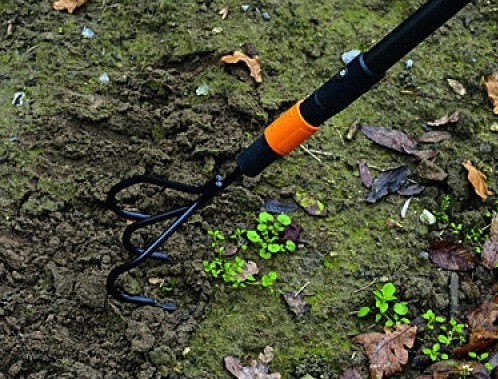 FISKARS ručni kultivator s tri zuba QuikFit