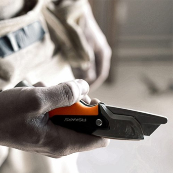 FISKARS skalpel sa zaštitom CarbonMax