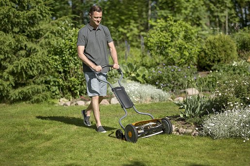 FISKARS kosilica s bubnjem PLUS 610 mm