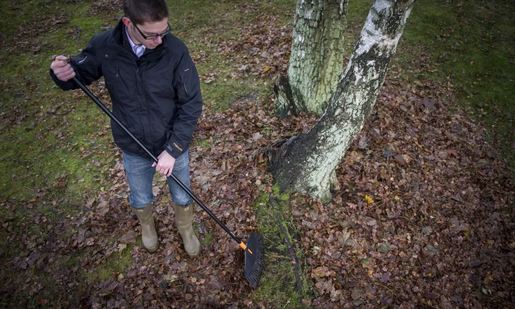 FISKARS grablje za lišće Solid 415mm “nenasađene“