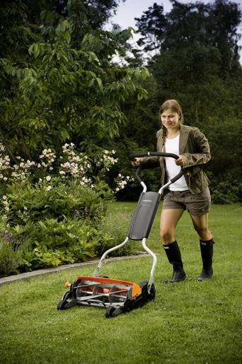 FISKARS kosilica s bubnjem MAX 610 mm