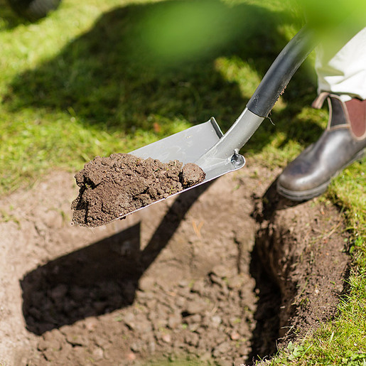 FISKARS štihača za vrt zašiljena ergonomska 1250x195mm