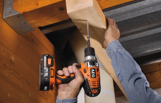 AEG akumulatorska udarna bušilica BSB18LI-402C 18 V -2 akumulatora 4.0 Ah, punjač