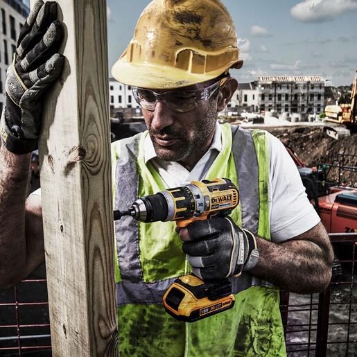 DEWALT akumulatorska udarna bušilica XR 18 V - 2 akumulatora, punjač, kofer - DCD795D2