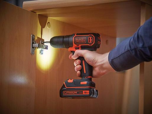 BLACK & DECKER set akumulatorska bušilica i pribor 18 V - 2 akumulatora i 120 dijelni pribor - BCK186D2KA