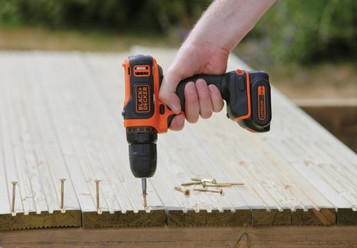 BLACK & DECKER akumulatorska bušilica 10,8 V - 2 akumulatora i 100 dijelni pribor - BDCDD12BAFC