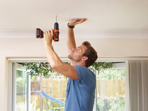 BLACK & DECKER akumulatorska bušilica 10,8 V - 2 akumulatora i 100 dijelni pribor - BDCDD12BAFC