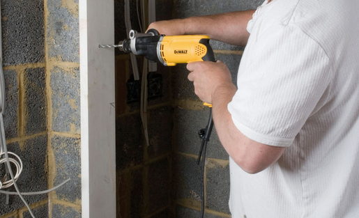 DEWALT udarna bušilica 770 W - D21805KS