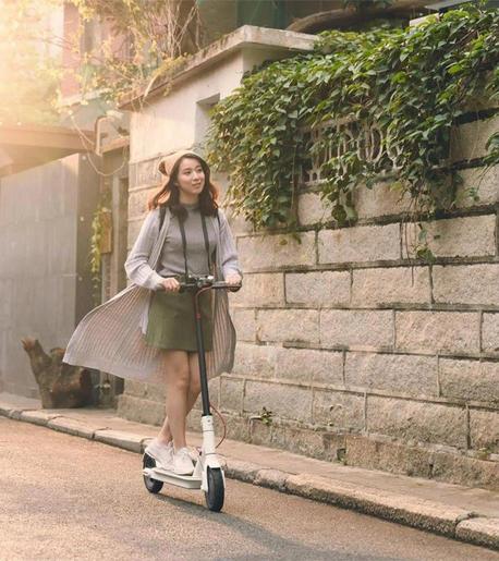 XIAOMI Mi električni romobil M365: bijeli