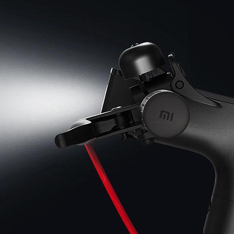 XIAOMI Mi PRO električni romobil: crni