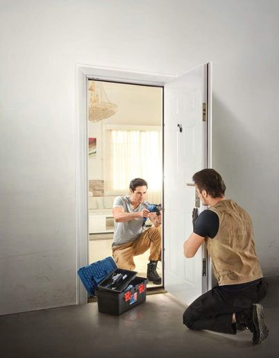 Bosch Professional električna udarna bušilica GSB 550