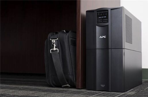 APC Smart-UPS SMT2200IC 2200VA (1980W) LCD Line-Interactive UPS