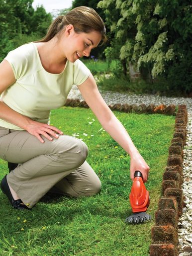 BLACK & DECKER akumulatorske škare za travu GSL200 - 3,6V