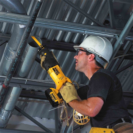 DEWALT akumulatorska sabljasta pila 18V 2x4,0Ah - DCS380M2