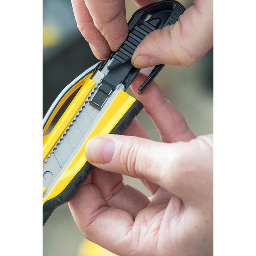 STANLEY skalpel s 3 dodatne oštrice 18mm - STST10270-0