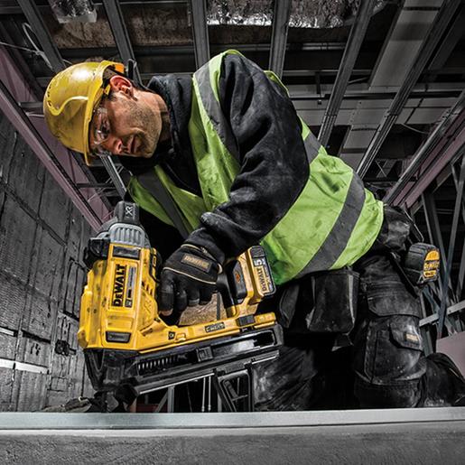 DEWALT akumulatorski zabijač čavala za beton i željezo 18V 2x5,0Ah - DCN680P2