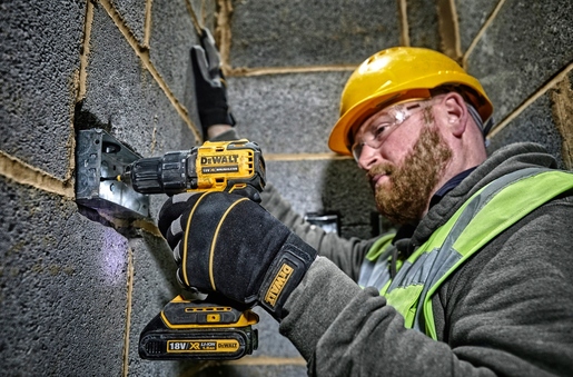 DEWALT akumulatorska bušilica-odvijač 18V 2x2,0Ah - DCD708D2T brushless motor