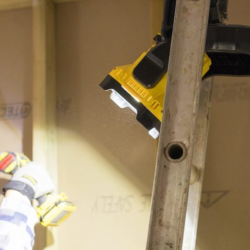 STANLEY FATMAX akumulatorska led svjetiljka 18V - FMCL001B SAMO ALAT bez baterije i punjača