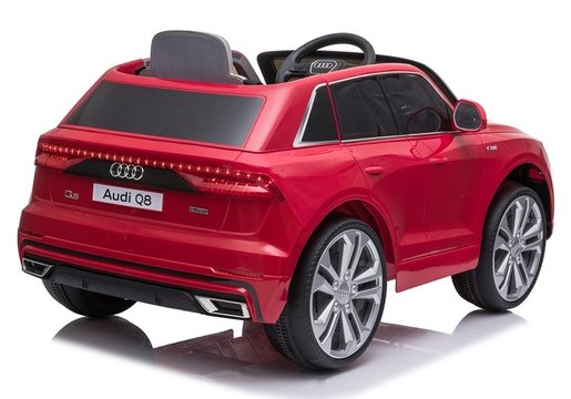 Licencirani auto na akumulator Audi Q8 crveni