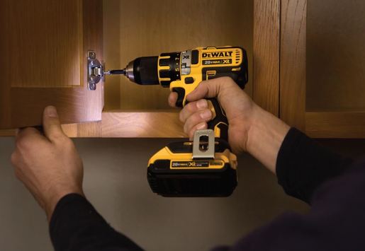 DEWALT akumulatorska bušilica XR 18 V - 2 akumulatora, punjač, kofer - DCD790D2