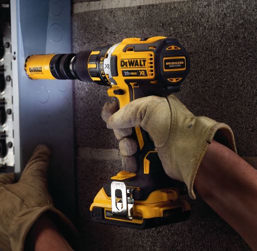 DEWALT akumulatorska bušilica XR 18 V - 2 akumulatora, punjač, kofer - DCD790D2