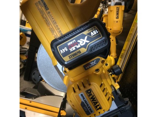 DEWALT XR FLEXVOLT 54V akumulatorska preklopna pila 216 mm - SAMO ALAT