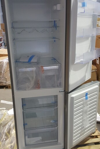 Electrolux hladnjak EN3601MOX_oštećen