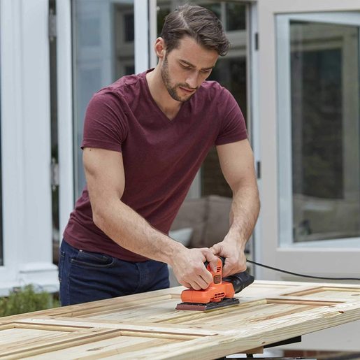 BLACK & DECKER vibracijska brusilica BEW220