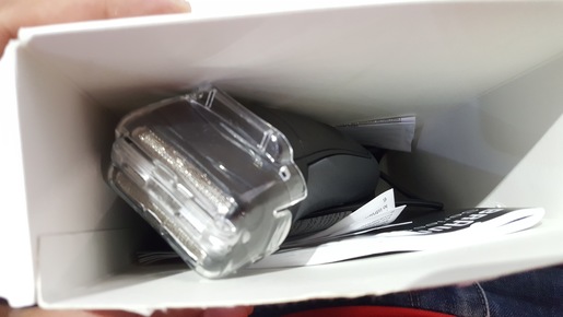 BRAUN aparat za brijanje BT 3000_oštećena ambalaža_TPNJ