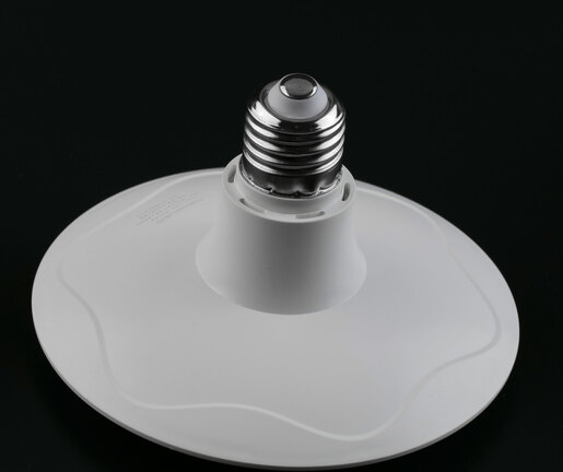X-LIGHT LED žarulja UFO Design - E27 25W 3000K 2375lm topla bijela