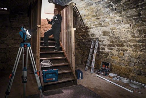 BOSCH Professional akumulatorska svjetiljka GLI 18V-2200 C - SAMO ALAT