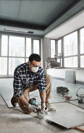 BOSCH Professional akumulatorska kutna brusilica GWS 180-LI (2 x 4.0 Ah, L-BOXX)