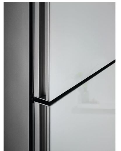 Electrolux hladnjak LNT7ME34G1