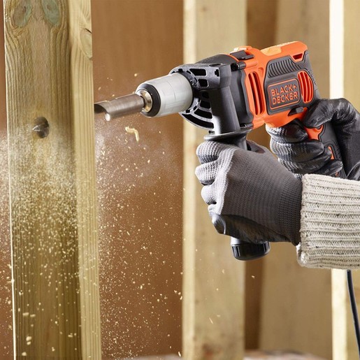BLACK & DECKER udarna bušilica 850W s 32-dijelnim priborom BEH850KA32
