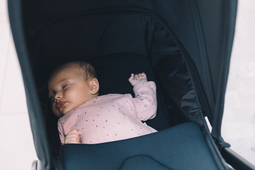 Ergobaby Metro Newborn Kit košara za kolica za novorođenče, crna